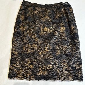 Gorgeous brown/black bronze lace skirt from Worth New York - size 6